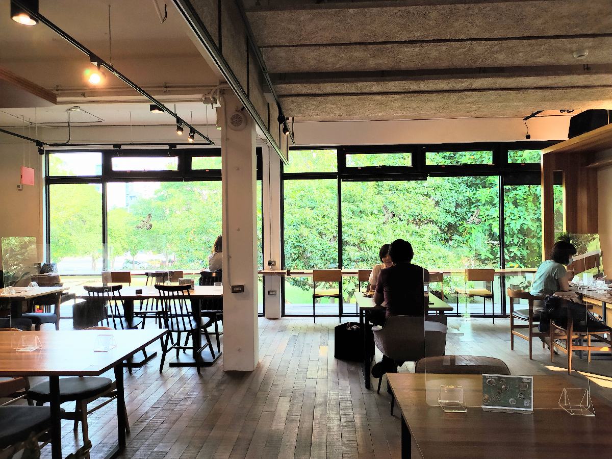 【新竹美食】或者書店/餐廳，書店與咖啡廳結合，適合閱讀和放空