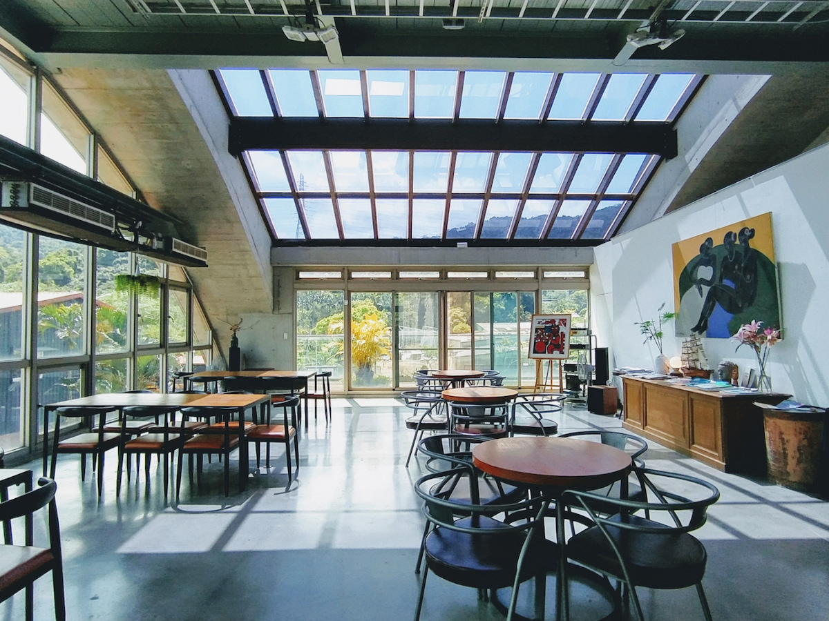 【新北咖啡廳】ARC Cafe深坑咖啡館，美食x美景，木棉花風景盡收眼底