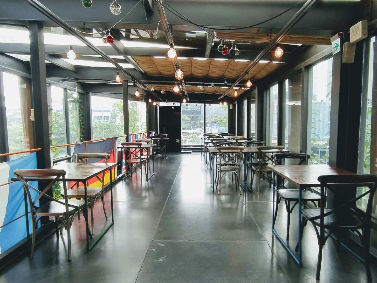 阿達阿永咖啡廳ERC Cafe，抬頭就能看到天空的玻璃屋咖啡館